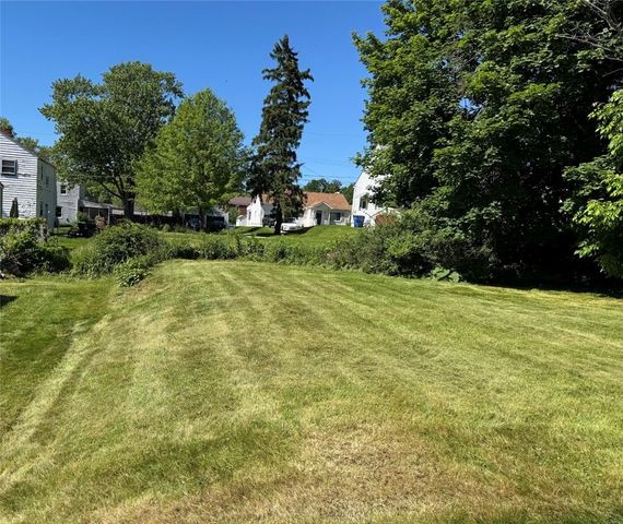 749 Pershing St, Ellwood City, PA 16117