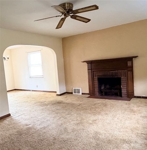 749 Pershing St, Ellwood City, PA 16117