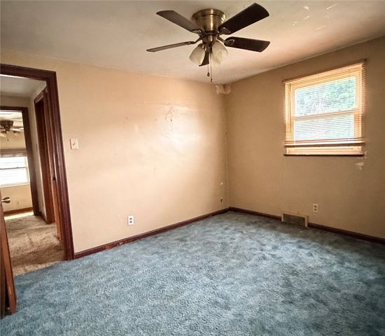 749 Pershing St, Ellwood City, PA 16117