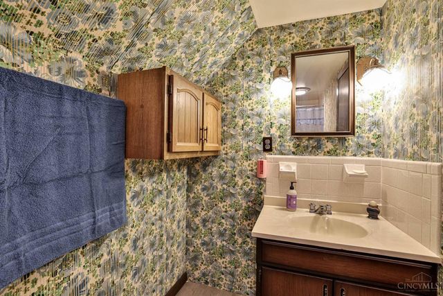 4425 Clifford Road, Deer Park, OH 45236