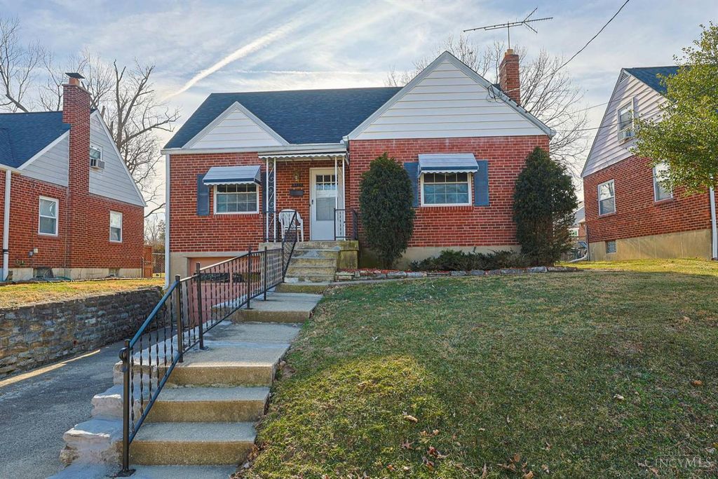 4425 Clifford Road, Deer Park, OH 45236