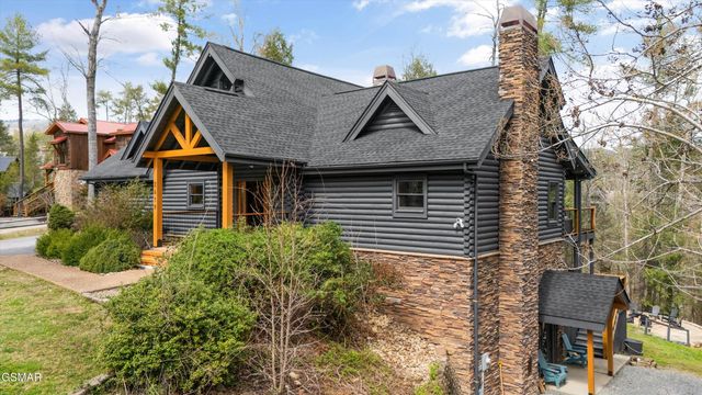 2619 Bear Crossing Way, Sevierville, TN 37862