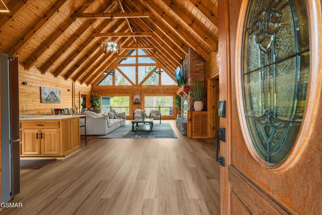 2619 Bear Crossing Way, Sevierville, TN 37862