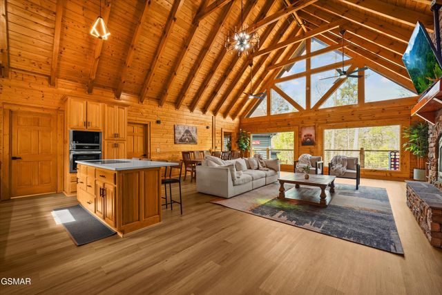 2619 Bear Crossing Way, Sevierville, TN 37862