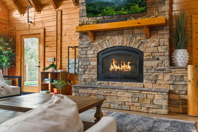 2619 Bear Crossing Way, Sevierville, TN 37862