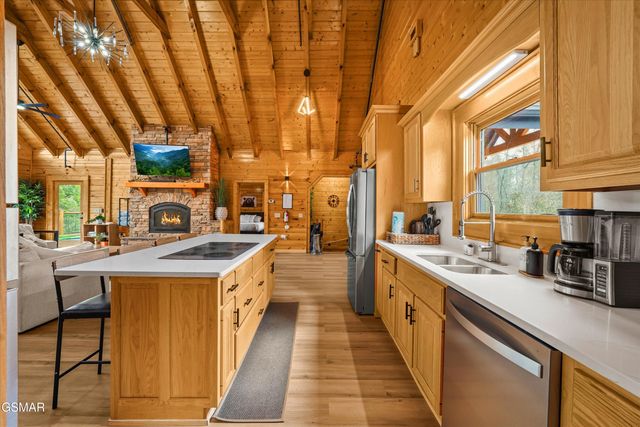 2619 Bear Crossing Way, Sevierville, TN 37862