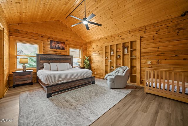 2619 Bear Crossing Way, Sevierville, TN 37862