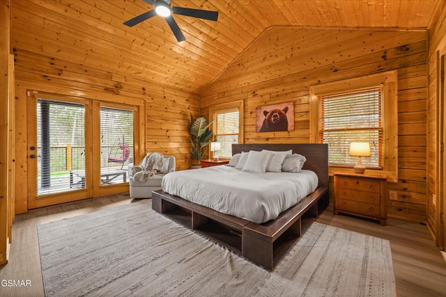 2619 Bear Crossing Way, Sevierville, TN 37862