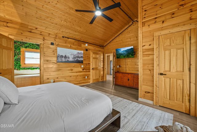 2619 Bear Crossing Way, Sevierville, TN 37862