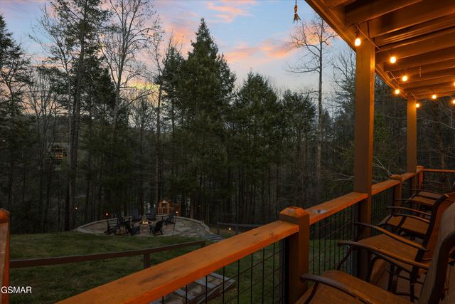 2619 Bear Crossing Way, Sevierville, TN 37862