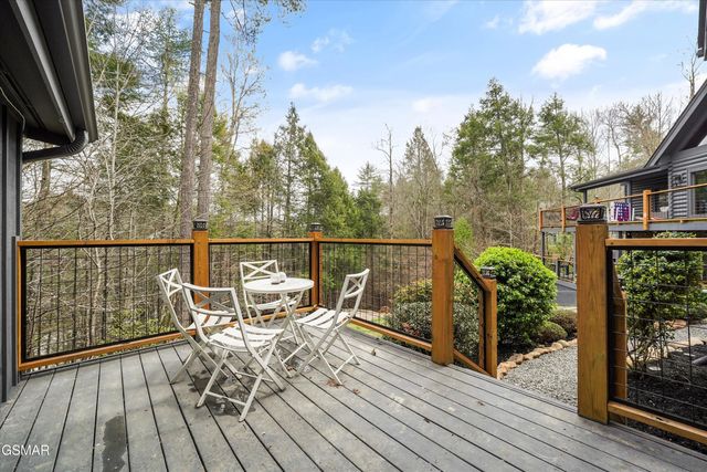 2619 Bear Crossing Way, Sevierville, TN 37862