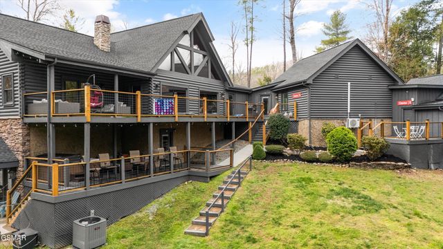 2619 Bear Crossing Way, Sevierville, TN 37862