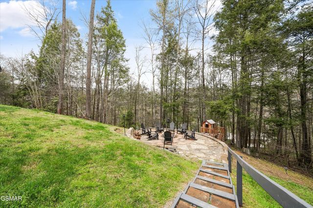 2619 Bear Crossing Way, Sevierville, TN 37862
