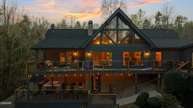 2619 Bear Crossing Way, Sevierville, TN 37862