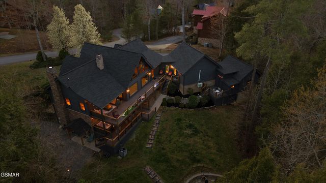 2619 Bear Crossing Way, Sevierville, TN 37862