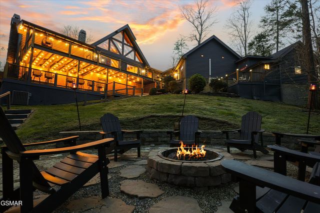 2619 Bear Crossing Way, Sevierville, TN 37862