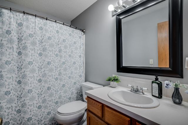 1657 N Prairie Run Cir, Mulvane, KS 67110