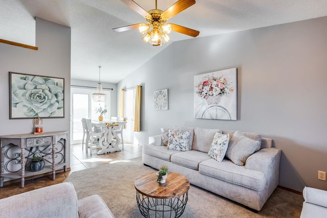 1657 N Prairie Run Cir, Mulvane, KS 67110