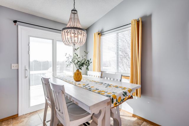 1657 N Prairie Run Cir, Mulvane, KS 67110