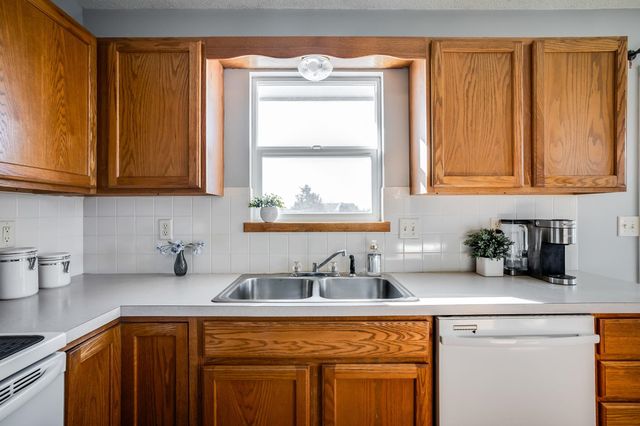 1657 N Prairie Run Cir, Mulvane, KS 67110