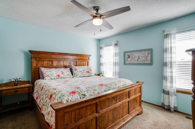 1657 N Prairie Run Cir, Mulvane, KS 67110