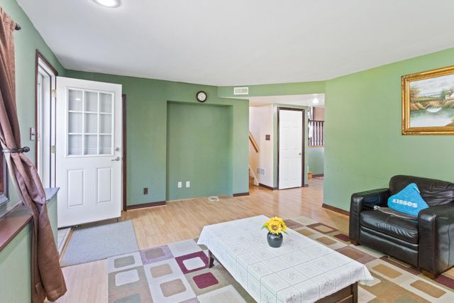 613 OAKFIELD LN, Philadelphia, PA 19115