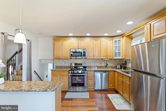 613 OAKFIELD LN, Philadelphia, PA 19115
