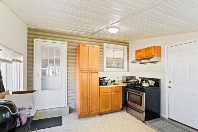 613 OAKFIELD LN, Philadelphia, PA 19115