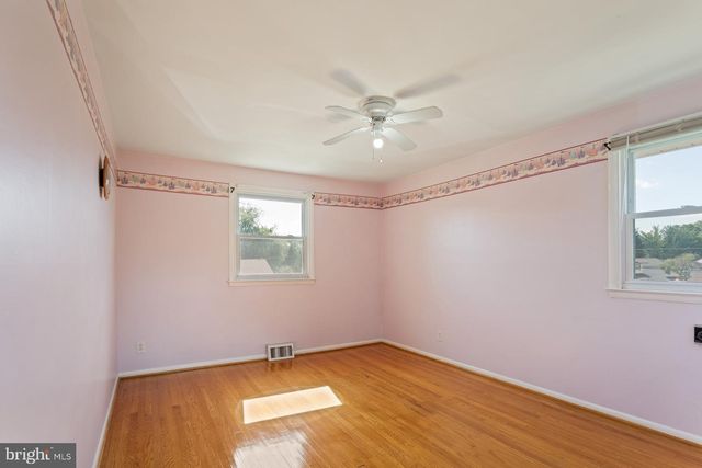 613 OAKFIELD LN, Philadelphia, PA 19115