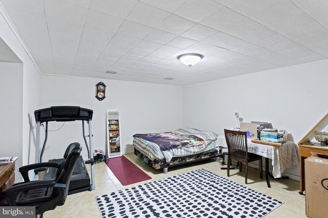 613 OAKFIELD LN, Philadelphia, PA 19115
