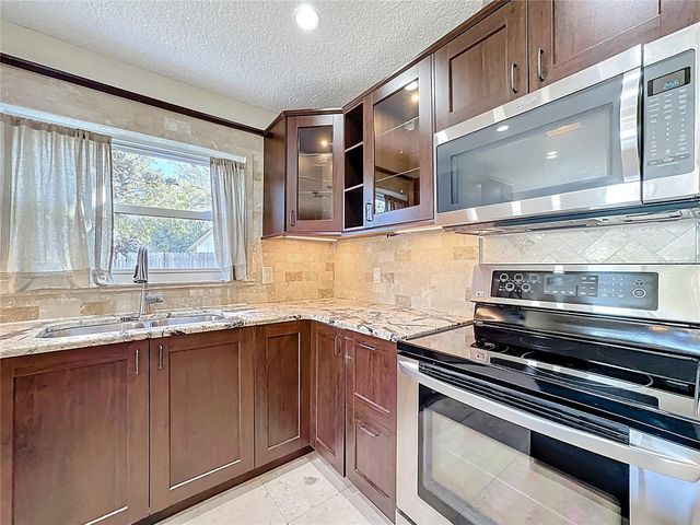 180 N ULYSSES DRIVE, Apopka, FL 32703