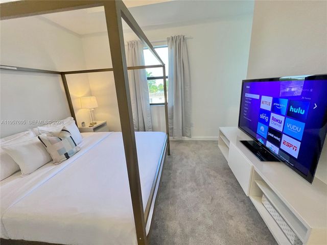 20433 NW 4th Ct, Miami Gardens, FL 33169