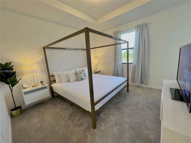 20433 NW 4th Ct, Miami Gardens, FL 33169