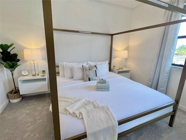 20433 NW 4th Ct, Miami Gardens, FL 33169