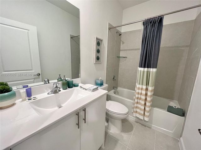 20433 NW 4th Ct, Miami Gardens, FL 33169