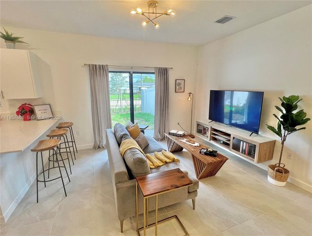 20433 NW 4th Ct, Miami Gardens, FL 33169