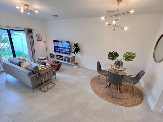 20433 NW 4th Ct, Miami Gardens, FL 33169