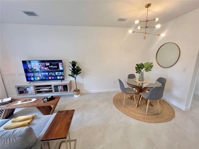 20433 NW 4th Ct, Miami Gardens, FL 33169