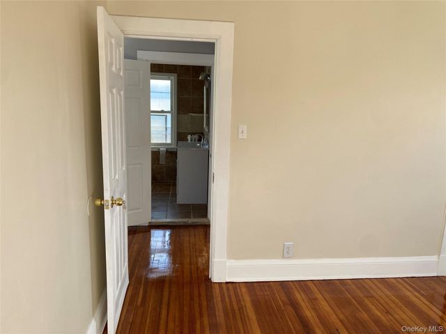 3 Taylor Court, Staten Island, NY 10310