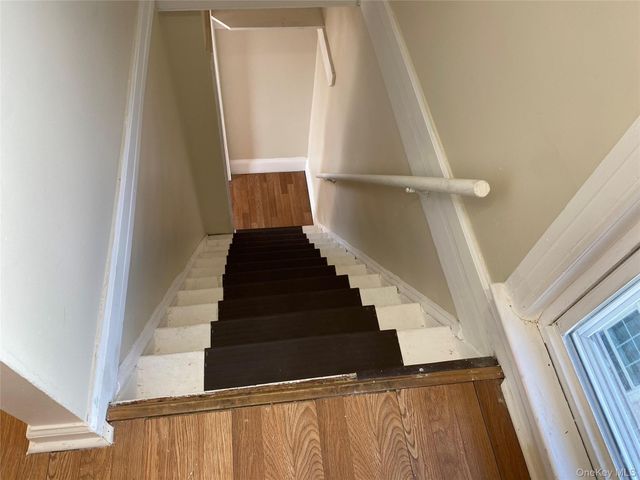 3 Taylor Court, Staten Island, NY 10310