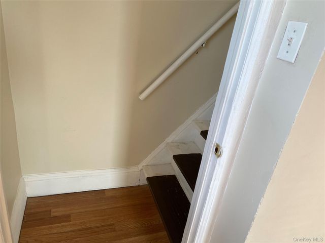 3 Taylor Court, Staten Island, NY 10310