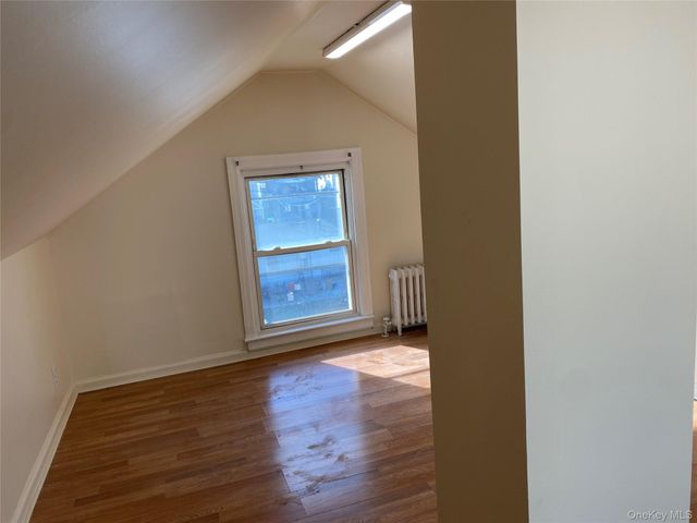 3 Taylor Court, Staten Island, NY 10310