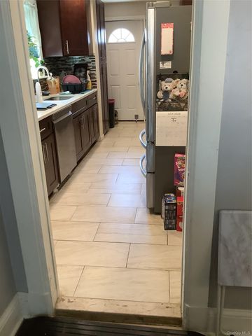 3 Taylor Court, Staten Island, NY 10310