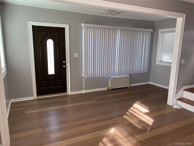 3 Taylor Court, Staten Island, NY 10310