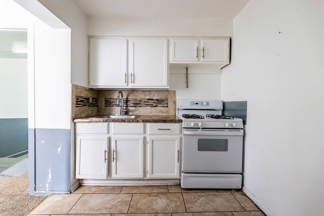 652 E 105th Place, Chicago, IL 60628
