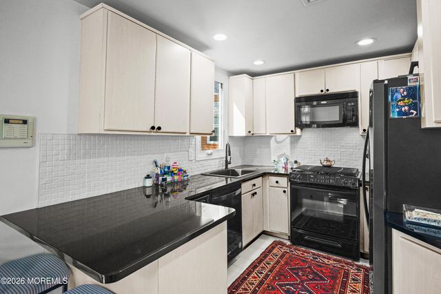 100 1st Street 6, Keyport, NJ 07735