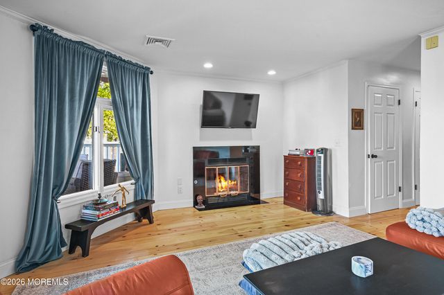 100 1st Street 6, Keyport, NJ 07735