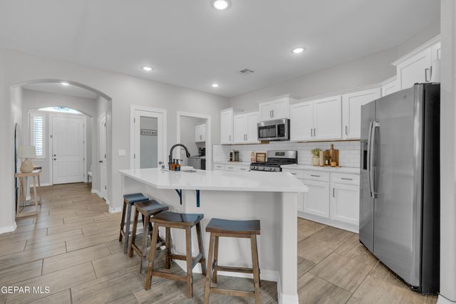 12316 DESERT PATH Court, El Paso, TX 79938