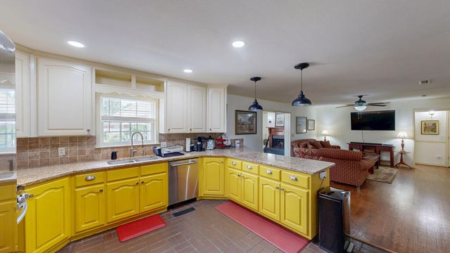 604 Rosemont Drive, Dothan, AL 36303
