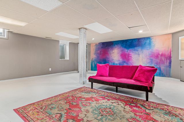 60 Hawthorne Avenue W, Saint Paul, MN 55117